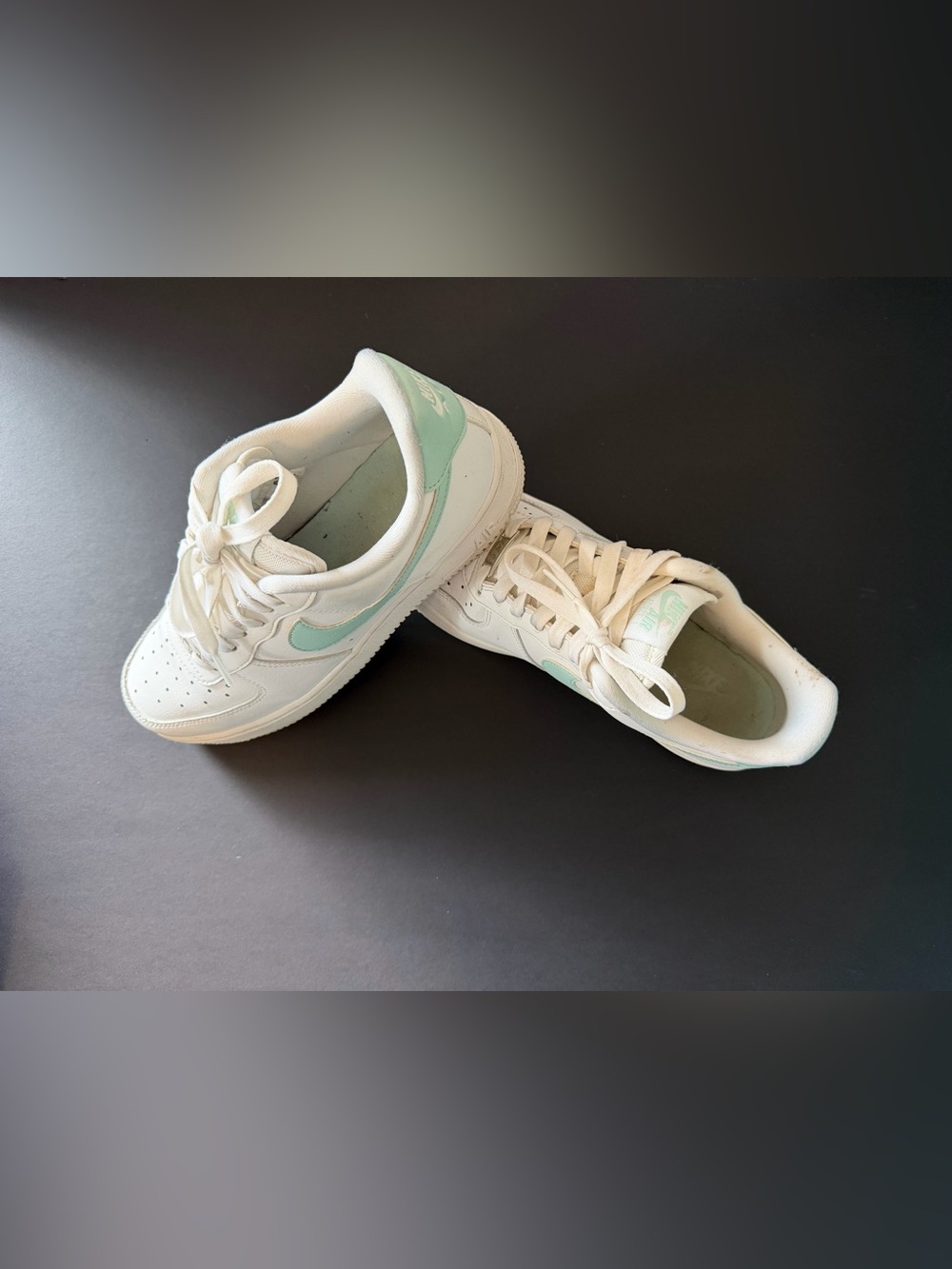 Women Nike Air Force 1 - Size 8.5